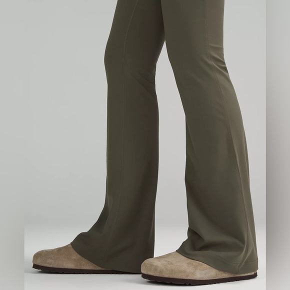Groove Super-High-Rise Flared Pant
Nulu Army Green - Picture 5 of 5
